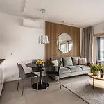 P&O Apartments Mennica Residence X